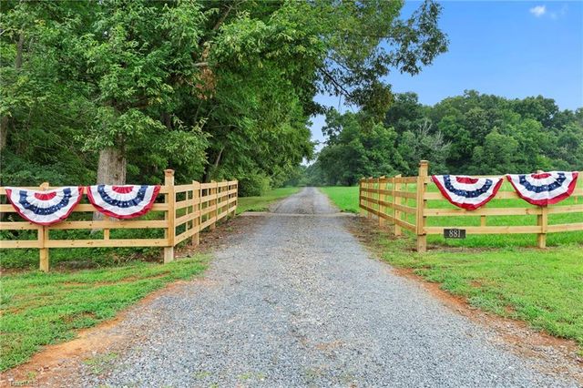 881 Handy Road, Denton, NC 27239