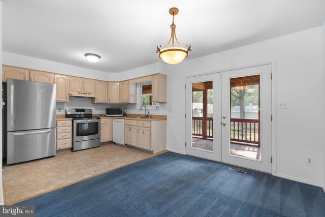 140 PENNSYLVANIA AVE, Pasadena, MD 21122