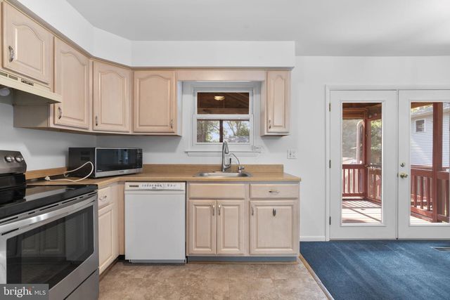 140 PENNSYLVANIA AVE, Pasadena, MD 21122
