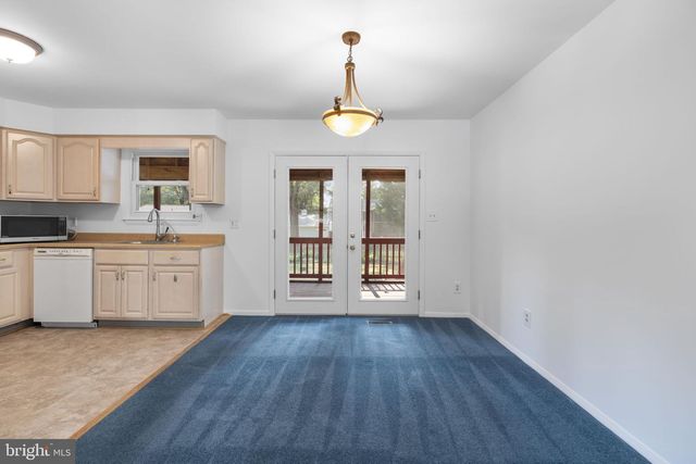 140 PENNSYLVANIA AVE, Pasadena, MD 21122