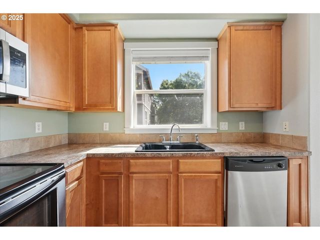 2799 Se PALMER Ct, Hillsboro, OR 97123