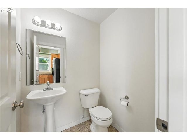 2799 Se PALMER Ct, Hillsboro, OR 97123