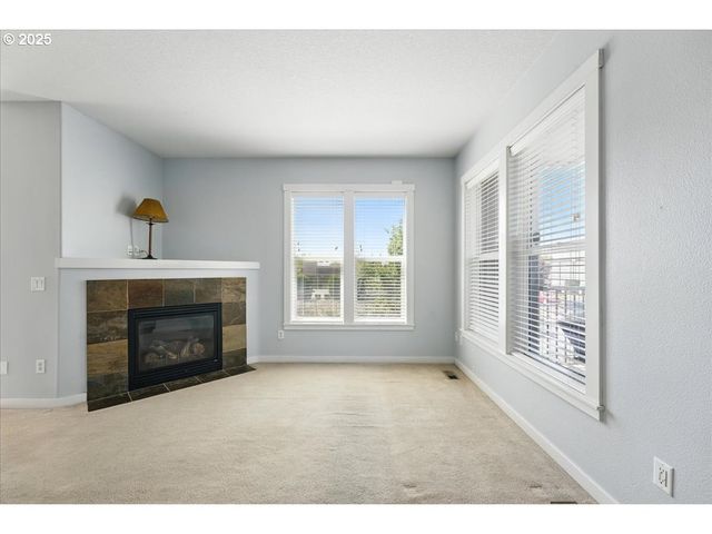 2799 Se PALMER Ct, Hillsboro, OR 97123