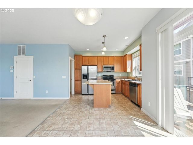 2799 Se PALMER Ct, Hillsboro, OR 97123