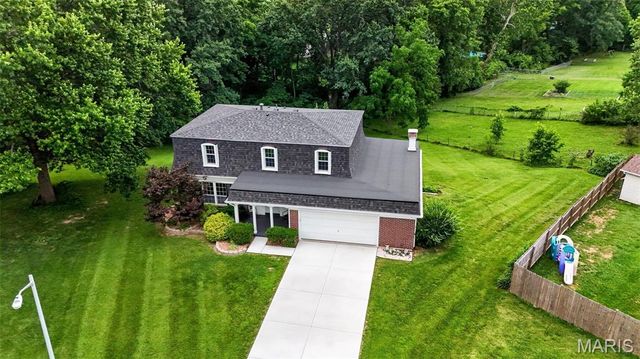 2 Southgate Court, St Charles, MO 63304