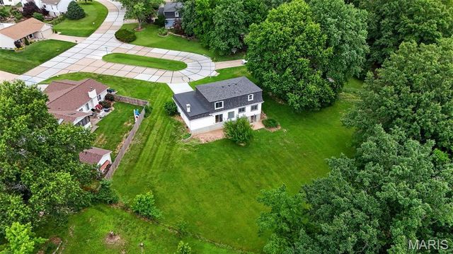 2 Southgate Court, St Charles, MO 63304