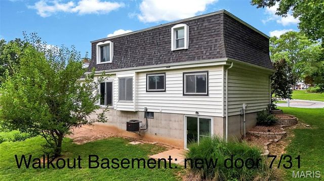 2 Southgate Court, St Charles, MO 63304