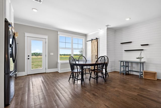 168 Smokie Ln, Woodbury, TN 37190