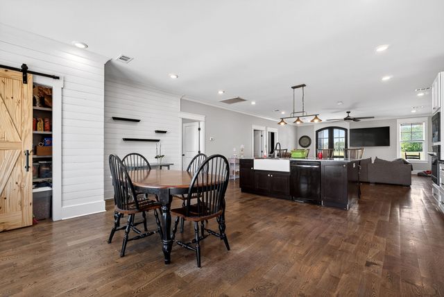 168 Smokie Ln, Woodbury, TN 37190