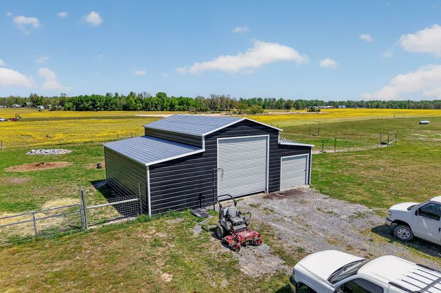 168 Smokie Ln, Woodbury, TN 37190