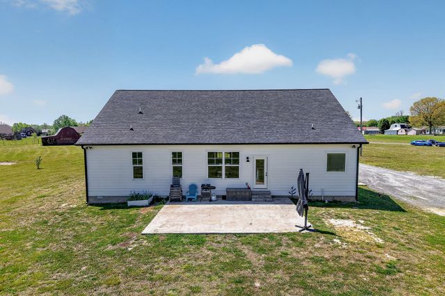 168 Smokie Ln, Woodbury, TN 37190