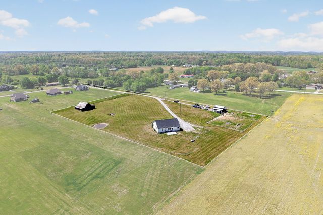 168 Smokie Ln, Woodbury, TN 37190