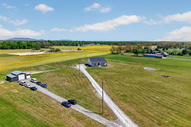 168 Smokie Ln, Woodbury, TN 37190