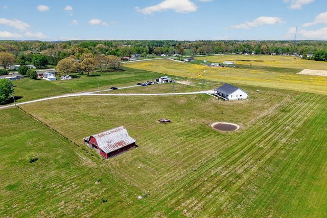 168 Smokie Ln, Woodbury, TN 37190