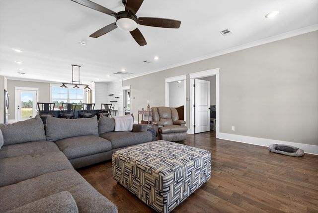 168 Smokie Ln, Woodbury, TN 37190