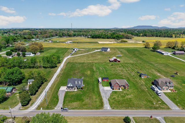 168 Smokie Ln, Woodbury, TN 37190