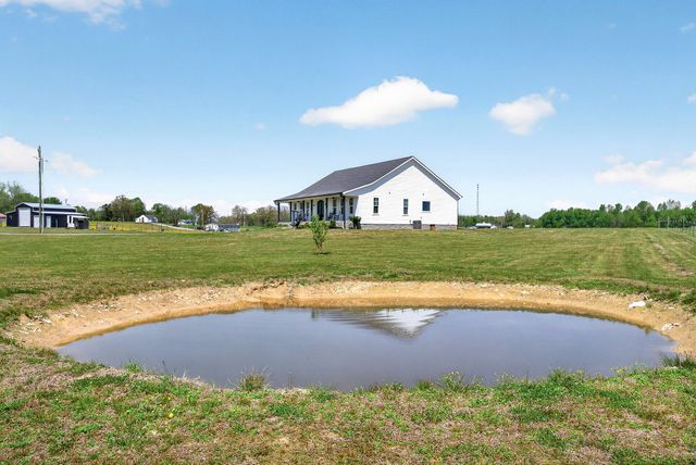 168 Smokie Ln, Woodbury, TN 37190