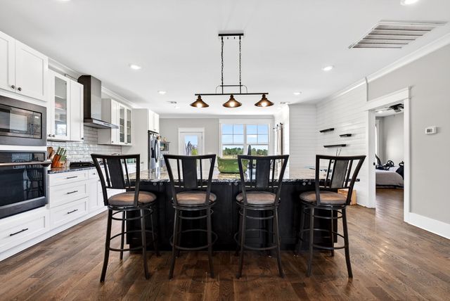 168 Smokie Ln, Woodbury, TN 37190