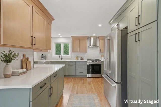 105 Stafford Road, Lowell, MA 01852