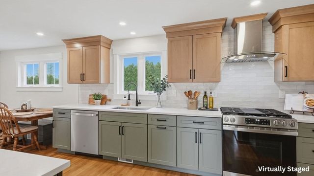 105 Stafford Road, Lowell, MA 01852