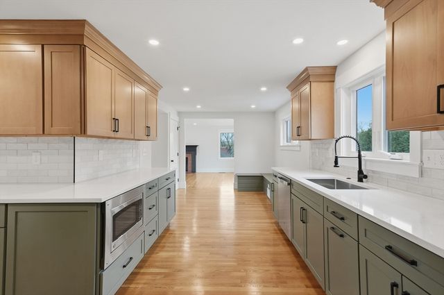 105 Stafford Road, Lowell, MA 01852