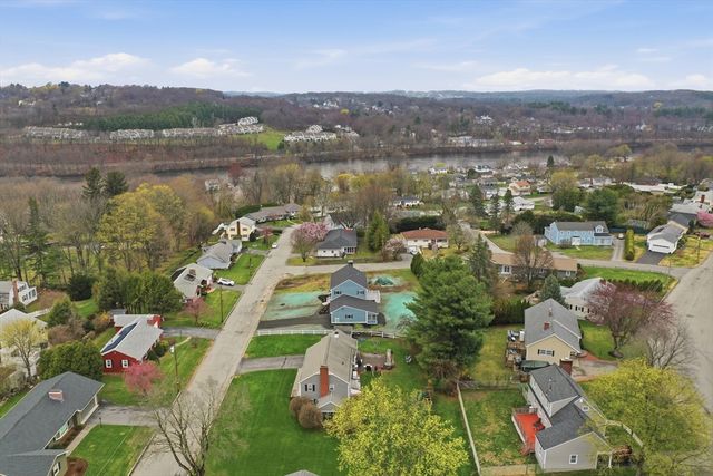 105 Stafford Road, Lowell, MA 01852