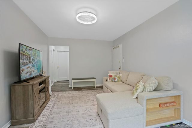 1001 Shore Parkway 2B, Brooklyn, NY 11228