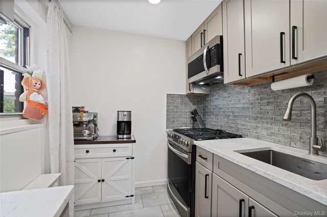 1001 Shore Parkway 2B, Brooklyn, NY 11228