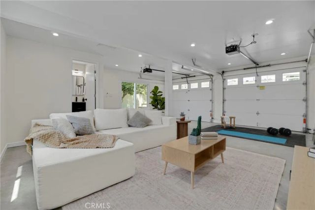 3634 Brunswick, Los Angeles, CA 90039