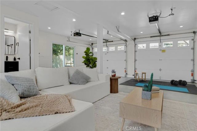3634 Brunswick, Los Angeles, CA 90039
