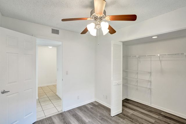 12 Via De Casas Sur 101, Boynton Beach, FL 33426