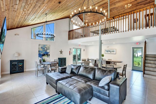 12 Via De Casas Sur 101, Boynton Beach, FL 33426