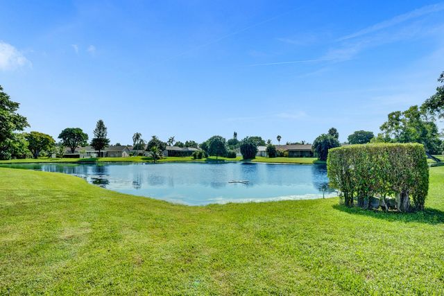 12 Via De Casas Sur 101, Boynton Beach, FL 33426