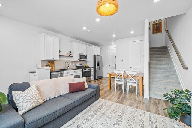 2044 S Upham Way, Lakewood, CO 80227