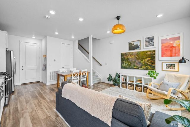 2044 S Upham Way, Lakewood, CO 80227