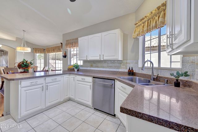 10858 W IRMA Lane, Peoria, AZ 85373