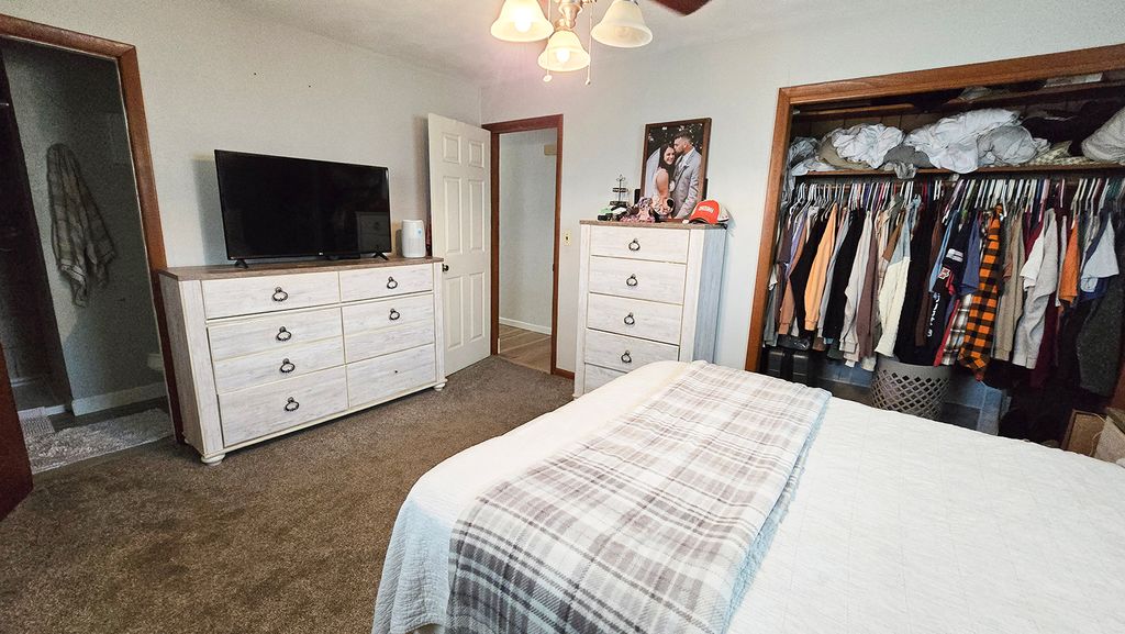 Image 21 of property listing at 412 Sunset Drive, Centralia, IL 62801