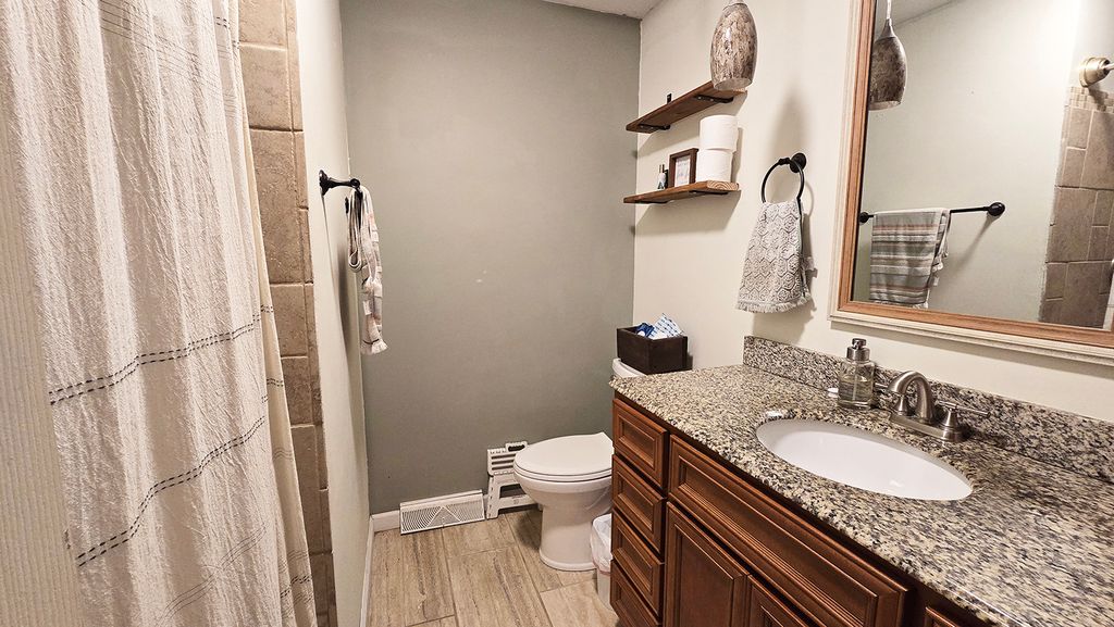 Image 26 of property listing at 412 Sunset Drive, Centralia, IL 62801