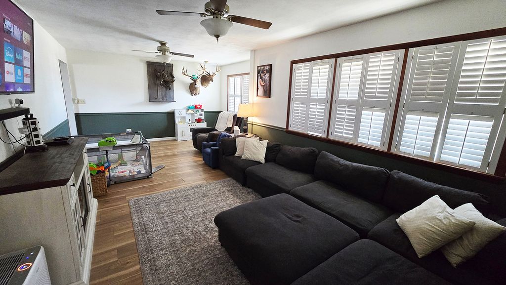 Image 6 of property listing at 412 Sunset Drive, Centralia, IL 62801