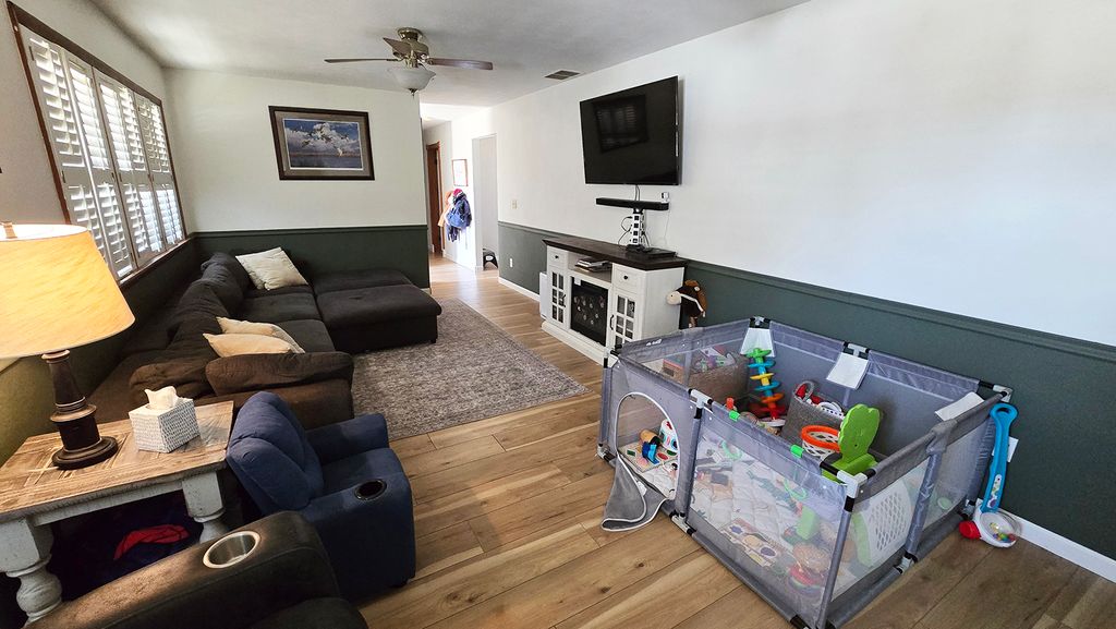 Image 8 of property listing at 412 Sunset Drive, Centralia, IL 62801