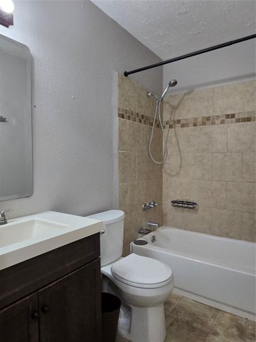 17415 Fir Road Road, Alvin, TX 77511
