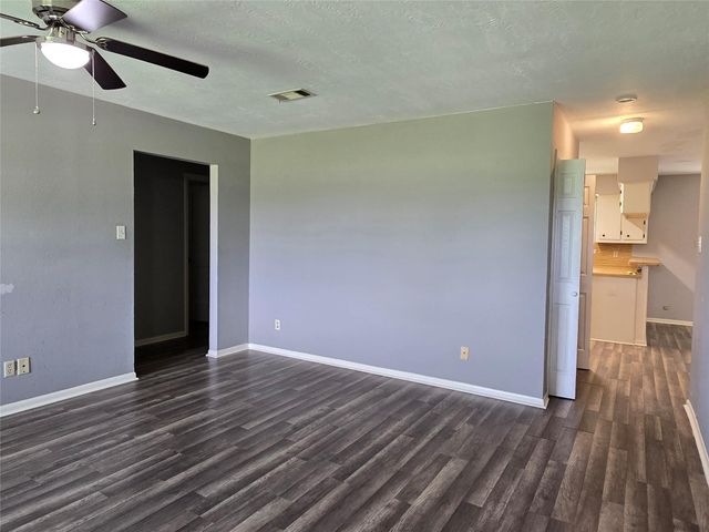 17415 Fir Road Road, Alvin, TX 77511