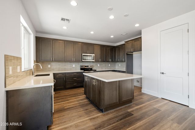 7555 E Louie Lane, Prescott Valley, AZ 86315