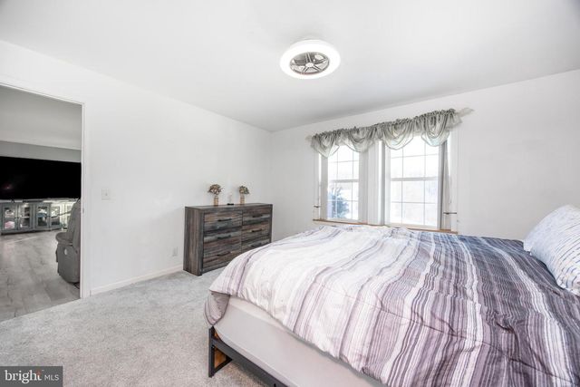 12 SAJER RD, Pottsville, PA 17901