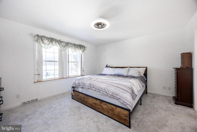 12 SAJER RD, Pottsville, PA 17901