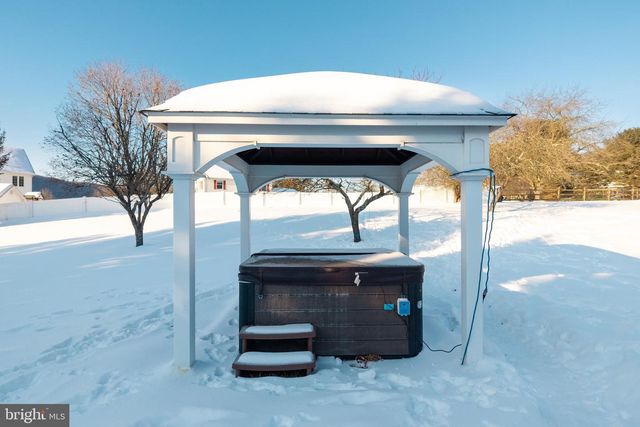 12 SAJER RD, Pottsville, PA 17901