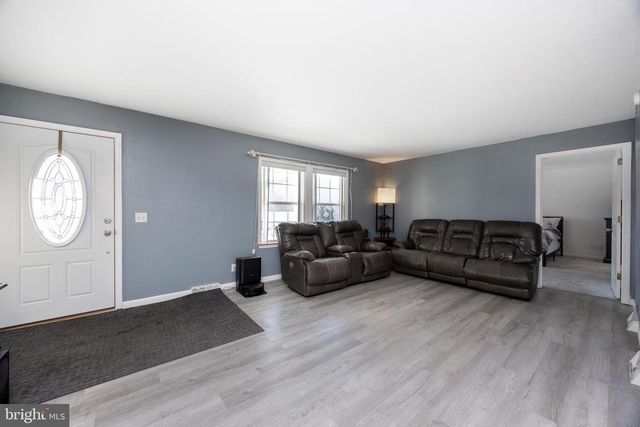 12 SAJER RD, Pottsville, PA 17901