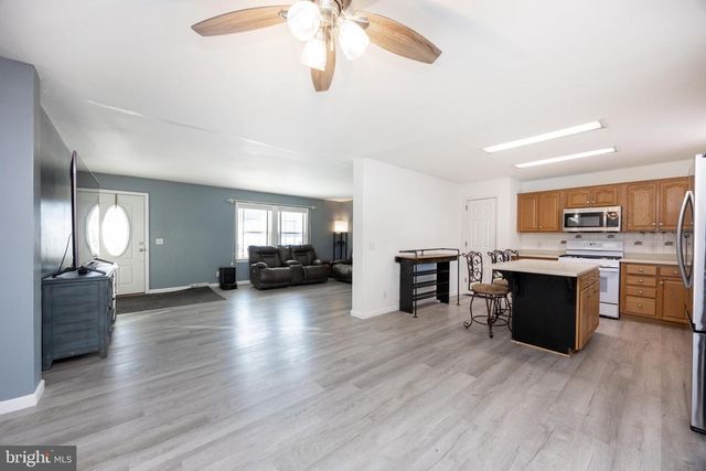 12 SAJER RD, Pottsville, PA 17901