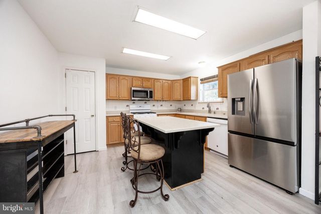 12 SAJER RD, Pottsville, PA 17901