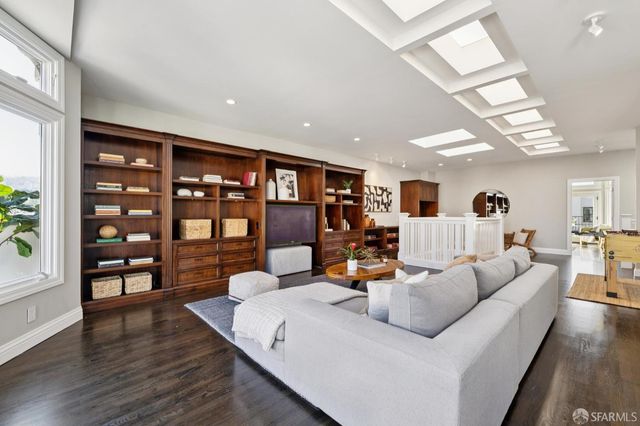 3343 Pierce Street, San Francisco, CA 94123